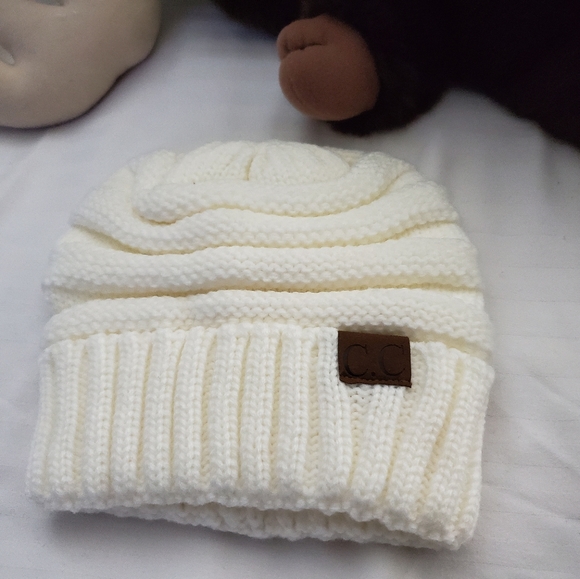 🔥2for$25 🔥 Budapest sling bag and Bonnet - Picture 3 of 5